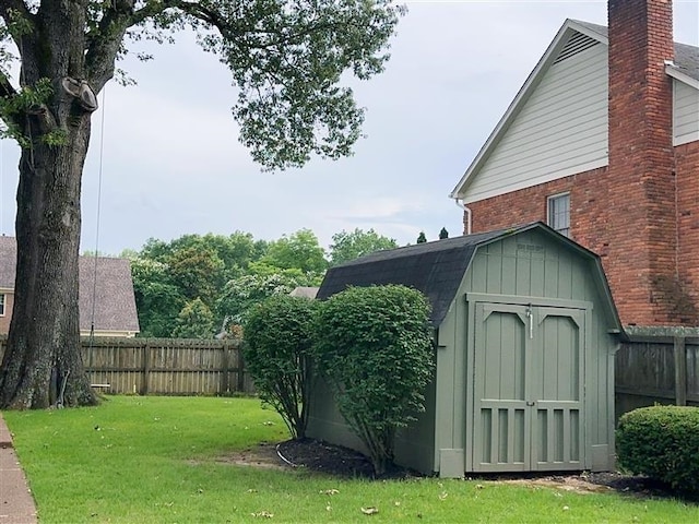 9168 Sycamore Creek Cv, Germantown, TN 38139 - view of yard featuring a shed