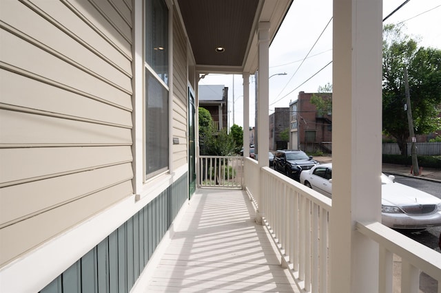 378 Mulberry St, Memphis, TN 38103 - view of covered porch