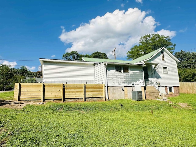 312 Pharr Ave, Selmer, TN 38375 - back of house featuring a metal roof