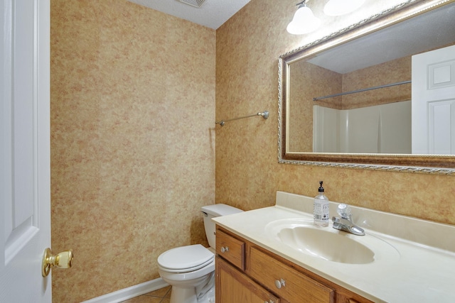 992 Zenith Cv N, Unicorp/Memphis, TN 38018 - full bath featuring vanity, tile patterned flooring, a shower, and wallpapered walls