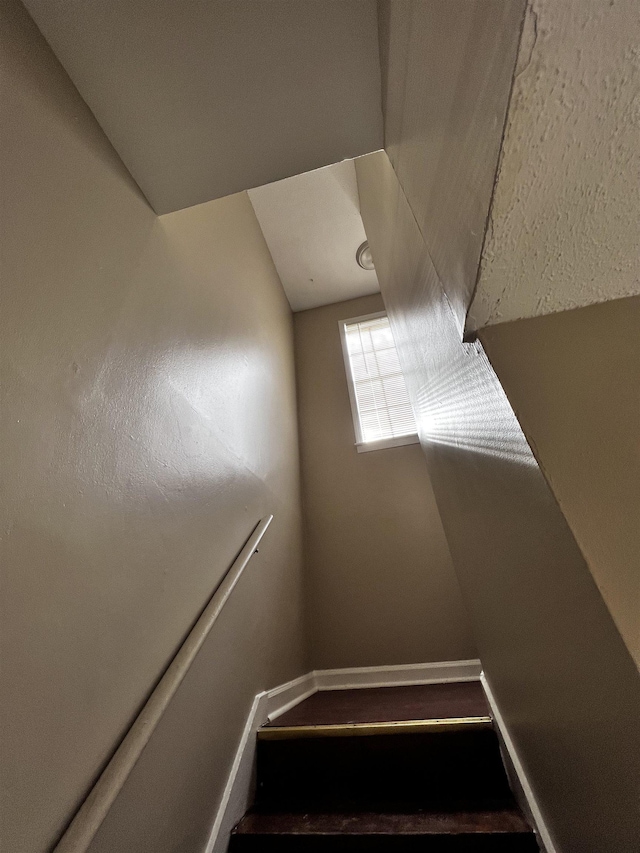 3402 Dungreen Dr, Memphis, TN 38118 - stairway featuring baseboards