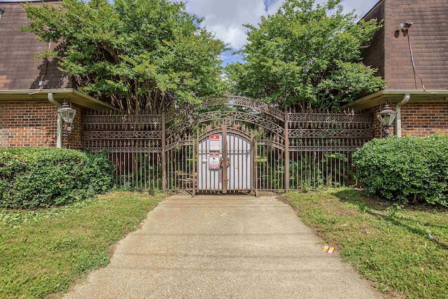 3229 Thirteen Colony Mall Unit 5B, Memphis, TN 38115 - view of gate