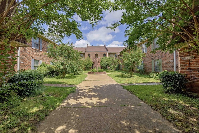 3229 Thirteen Colony Mall Unit 5B, Memphis, TN 38115 - view of home's community featuring a lawn