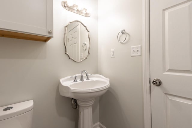 2539 Kenwood Rd, Bartlett, TN 38134 - half bath with toilet