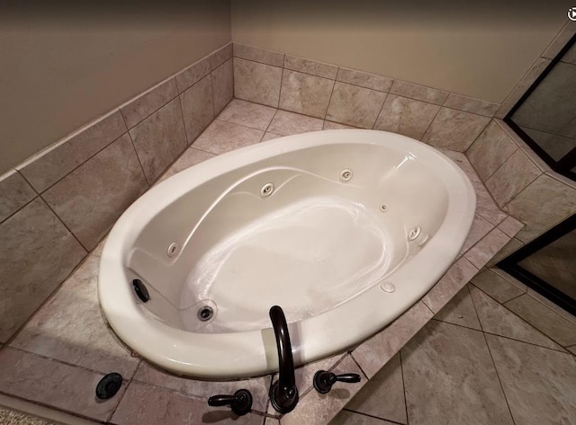 10040 Dropseed Cir, Lakeland, TN 38002 - bathroom view of a jetted tub