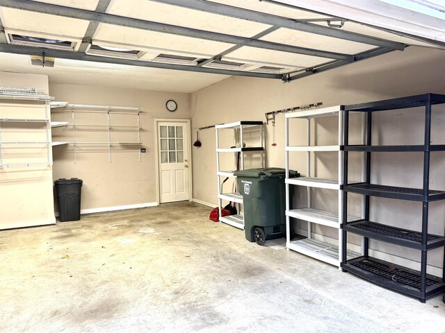 7598 Fairway Forest Dr E, Memphis, TN 38016 - view of garage