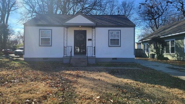 3499 Rockwood Ave, Memphis, TN 38122 - bungalow-style home featuring crawl space