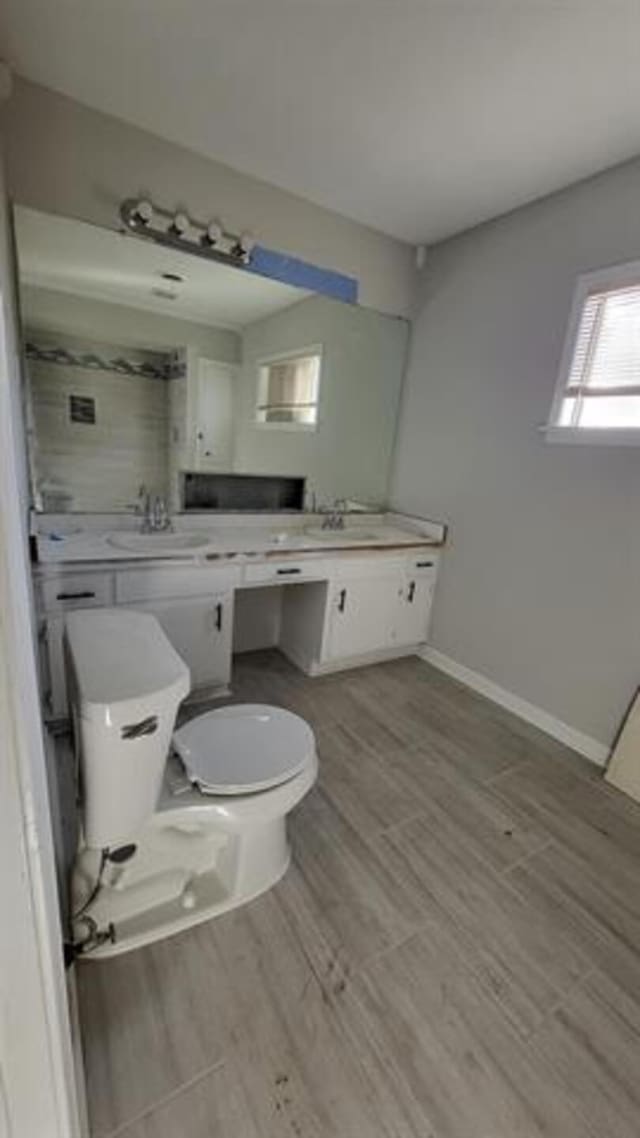 3499 Rockwood Ave, Memphis, TN 38122 - full bath featuring toilet and vanity