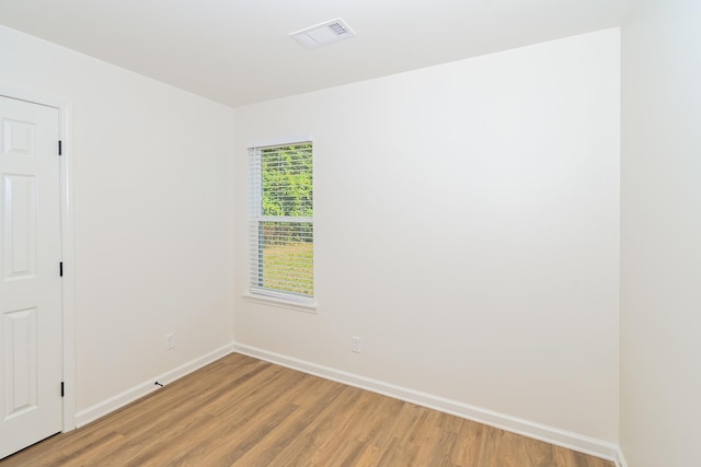 4130 Cottonwood Rd, Memphis, TN 38118 - unfurnished room featuring light wood-style flooring and baseboards