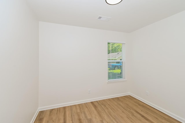 4130 Cottonwood Rd, Memphis, TN 38118 - unfurnished room with light wood-type flooring and baseboards