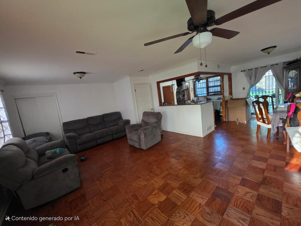 850 Angelina Pl, Memphis, TN 38122 - living area with a ceiling fan