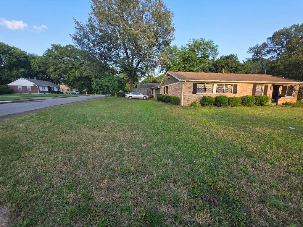 850 Angelina Pl, Memphis, TN 38122 - view of grassy yard