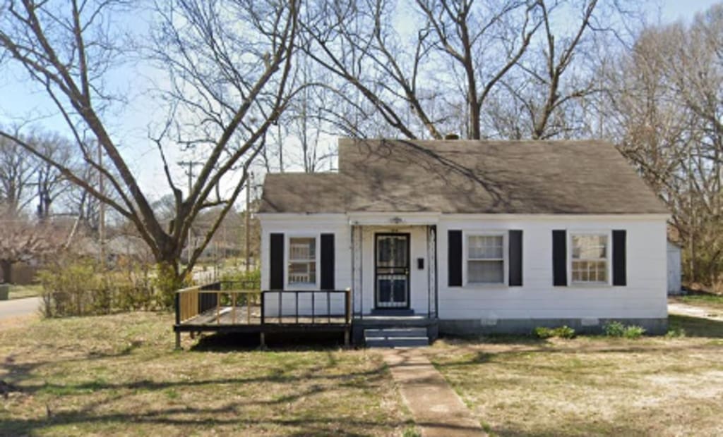 875 Homer St, Memphis, TN 38122 - cape cod-style house featuring crawl space and a front yard