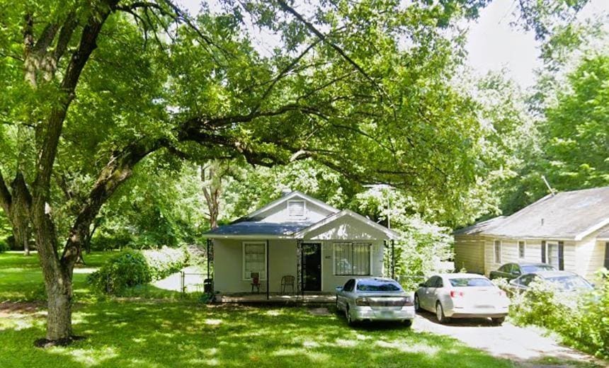 2558 Steele St, Memphis, TN 38127 - bungalow-style house with a front lawn