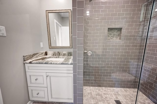 2067 Hallwood Dr, Memphis, TN 38107 - bathroom with tiled shower and vanity