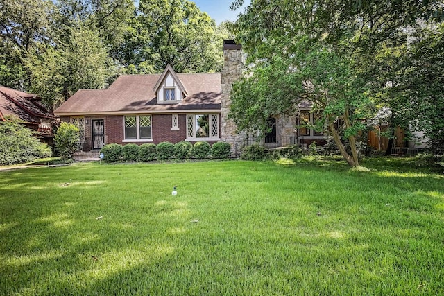 2067 Hallwood Dr, Memphis, TN 38107 - view of front of property with a chimney
