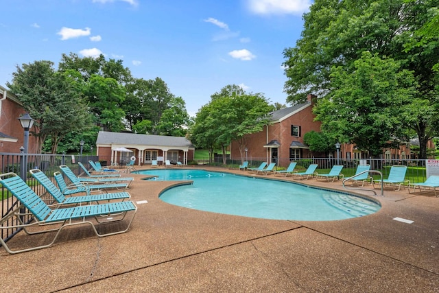 5686 Quince Rd Unit 3, Memphis, TN 38119 - community pool featuring a patio area