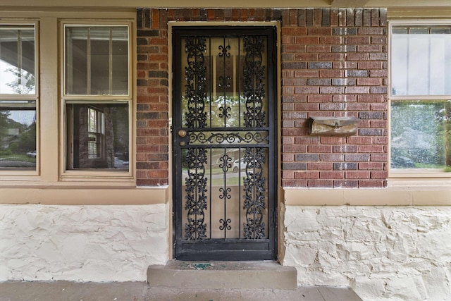 730 Maury St, Memphis, TN 38107 - entrance to property with brick siding