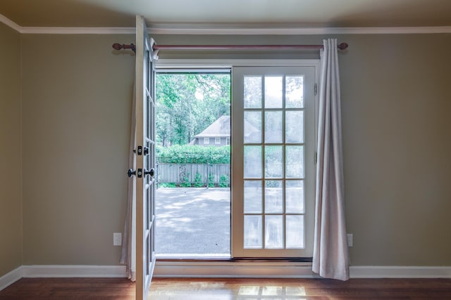 2030 Quail Creek Cv, Memphis, TN 38119 - doorway featuring ornamental molding and wood finished floors