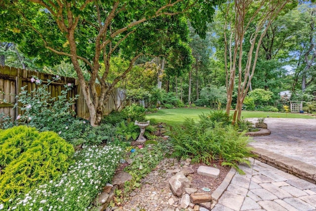 7802 Foster Ridge Dr, Germantown, TN 38138 - view of yard with a patio
