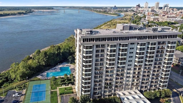 655 Riverside Dr Unit 205A, Memphis, TN 38103 - aerial view of property and surrounding area with a nearby body of water and apartment complex / building