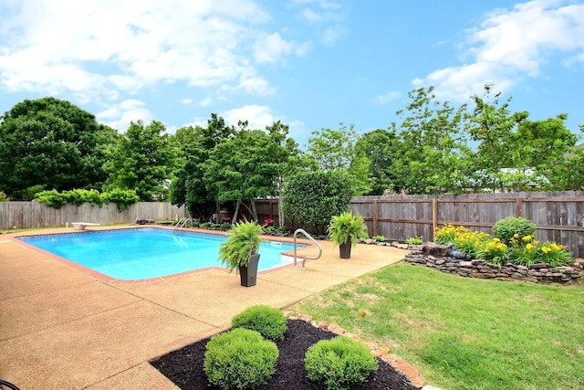 774 Wellington Way Cv, Collierville, TN 38017 - view of swimming pool featuring a patio area, a fenced backyard, and a diving board