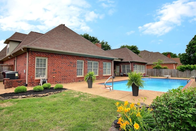 774 Wellington Way Cv, Collierville, TN 38017 - view of swimming pool featuring a fenced backyard, a patio, and a diving board
