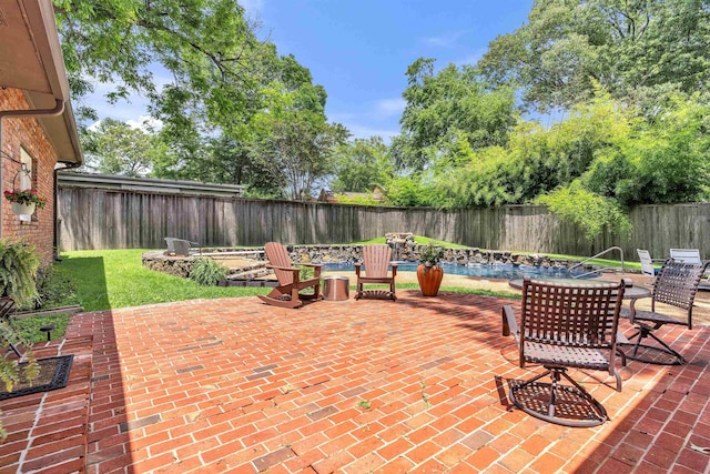 2004 Kirby Rd, Memphis, TN 38119 - fenced backyard with a patio area and outdoor dining area
