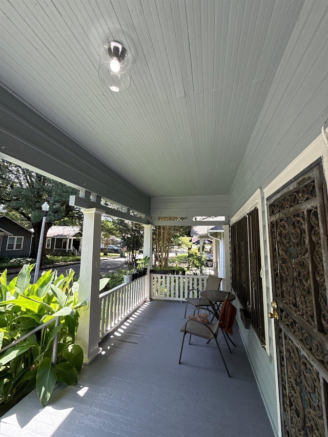 1053 Fleece Pl, Memphis, TN 38104 - view of sunroom / solarium