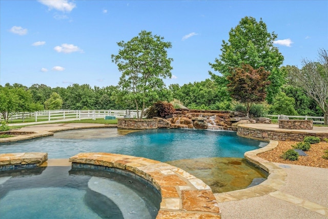 2165 Latting Hills Cv, Eads, TN 38016 - view of swimming pool featuring a pool with connected hot tub and an outdoor fire pit