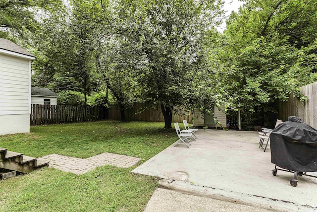 3613 Charleswood Ave, Memphis, TN 38122 - fenced backyard featuring a patio area