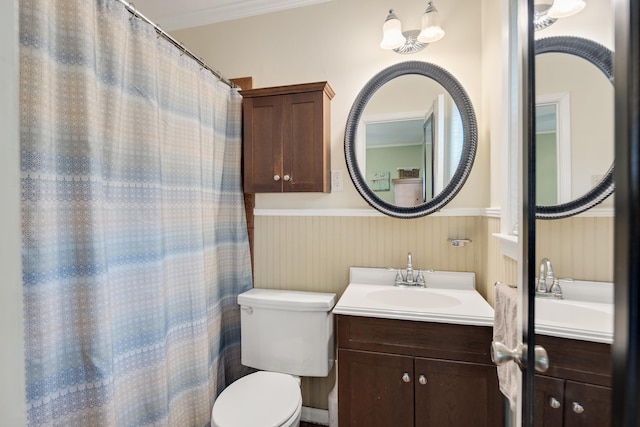 4152 Barfield Rd, Memphis, TN 38117 - full bathroom with wainscoting and vanity