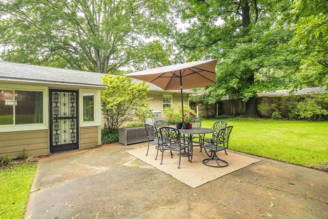 4152 Barfield Rd, Memphis, TN 38117 - view of patio / terrace featuring outdoor dining space