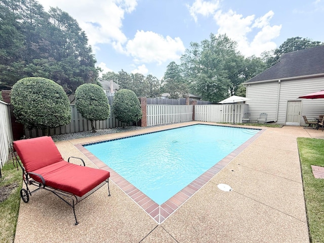 78 Pidgeon Dr, Memphis, TN 38117 - view of swimming pool with a fenced backyard and a patio area