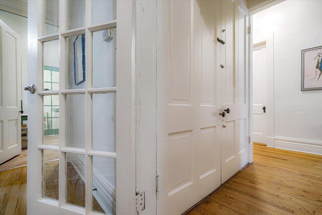 1785 Glenwood Pl, Memphis, TN 38104 - corridor with wood finished floors