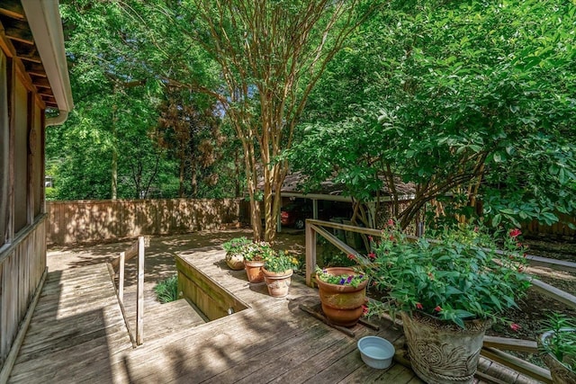 1785 Glenwood Pl, Memphis, TN 38104 - deck with a fenced backyard