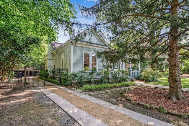 1785 Glenwood Pl, Memphis, TN 38104 - view of front of house featuring a gate