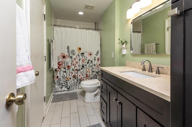 1622 Tutwiler Ave, Memphis, TN 38107 - full bathroom with vanity, a shower with curtain, and recessed lighting
