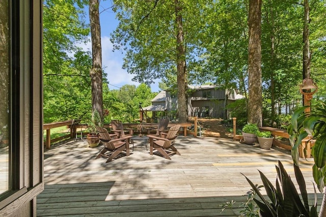 9240 Riveredge Dr, Memphis, TN 38018 - view of wooden terrace