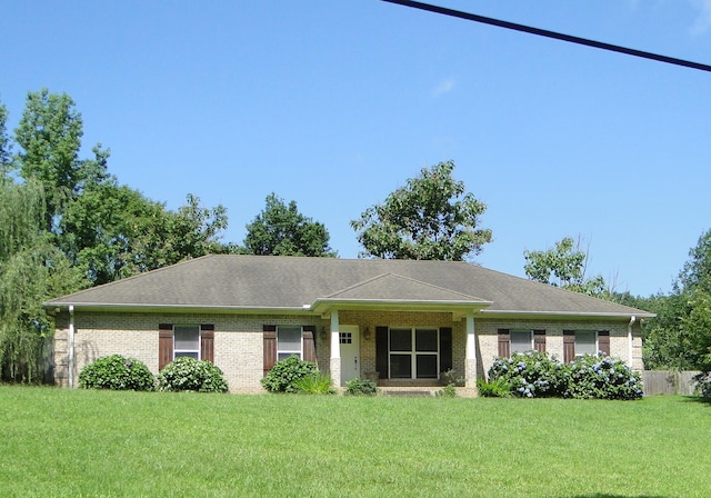 630 Ridgecrest Dr, Pope, MS 38658 - ranch-style house featuring a front yard and brick siding
