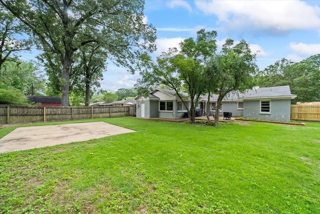 4583 E Dearing Rd, Memphis, TN 38117 - fenced backyard featuring a patio