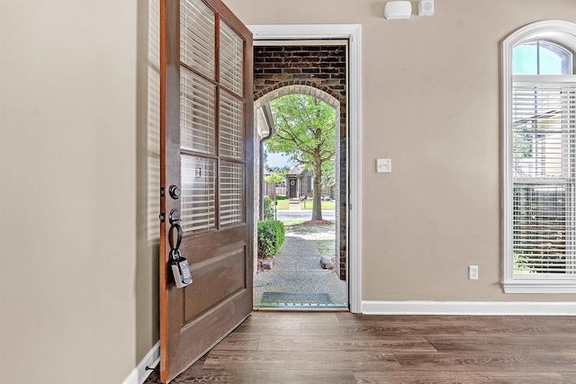 6836 Lagrange Grove Dr, Cordova, TN 38018 - entrance foyer with wood finished floors and baseboards