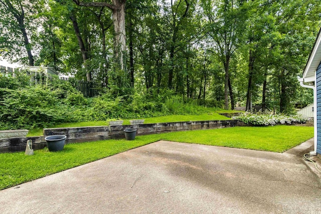 2270 Atherstone Pl, Memphis, TN 38016 - view of yard featuring a patio area
