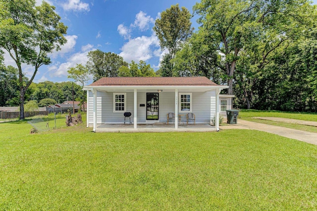 3536 Kendrick Rd, Memphis, TN 38108 - view of front facade featuring a porch