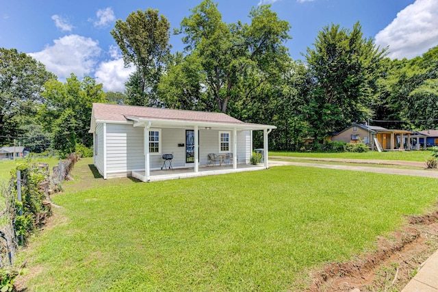3536 Kendrick Rd, Memphis, TN 38108 - view of front of property featuring a porch and a front yard