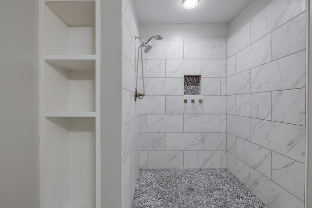 4825 Verne Rd, Memphis, TN 38117 - bathroom with a tile shower