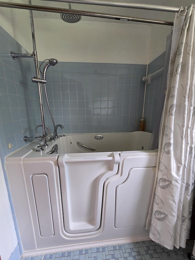 8355 Craven Rd, Bartlett, TN 38002 - view of full bathroom
