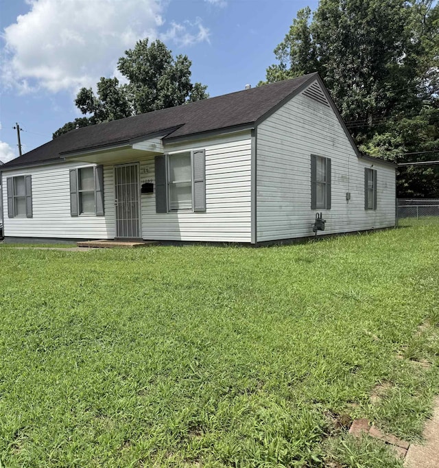 1759 Walter St, Memphis, TN 38108 - view of front facade featuring a shingled roof