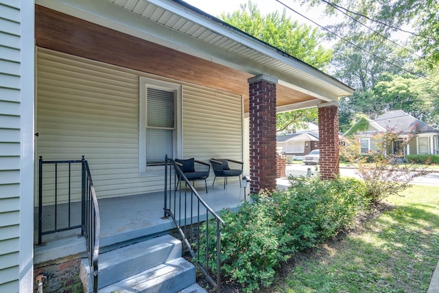 699 New York St, Memphis, TN 38104 - entrance to property featuring a porch