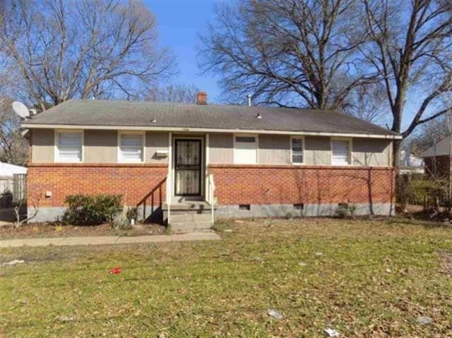 1106 Stratford Rd, Memphis, TN 38122 - ranch-style house with brick siding, a front yard, crawl space, and a chimney
